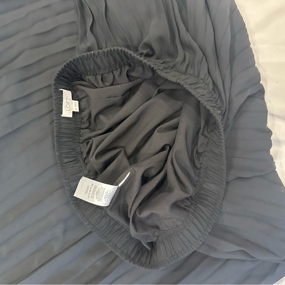 LOFT Black Pleated Midi Skirt for Work - Picture 6 of 7